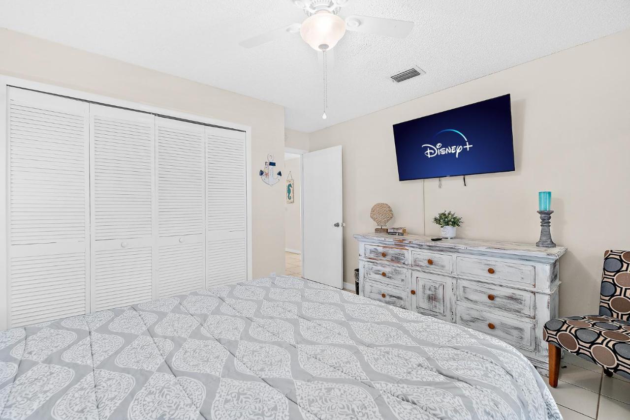 Serene Seaside Retreat - Dog Friendly - 2Br Townhouse With Shared Heated Pool Steps To Paradise Beach! Melbourne Kültér fotó