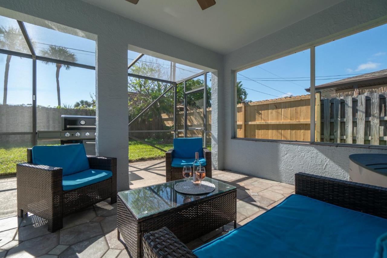 Serene Seaside Retreat - Dog Friendly - 2Br Townhouse With Shared Heated Pool Steps To Paradise Beach! Melbourne Kültér fotó