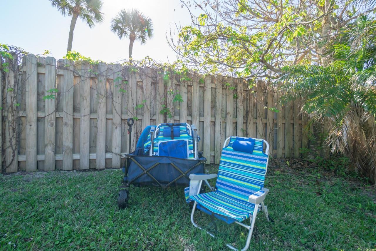 Serene Seaside Retreat - Dog Friendly - 2Br Townhouse With Shared Heated Pool Steps To Paradise Beach! Melbourne Kültér fotó